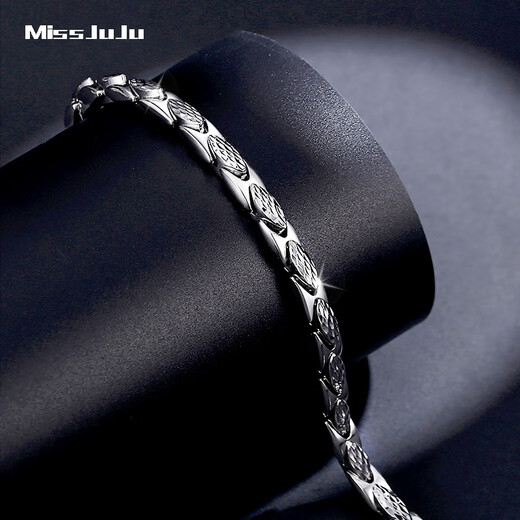 Miss JuJu pt950 platinum bracelet men's domineering platinum knight bracelet super flash car flower design all Specifications are based on the actual weight, more refunds or less compensation