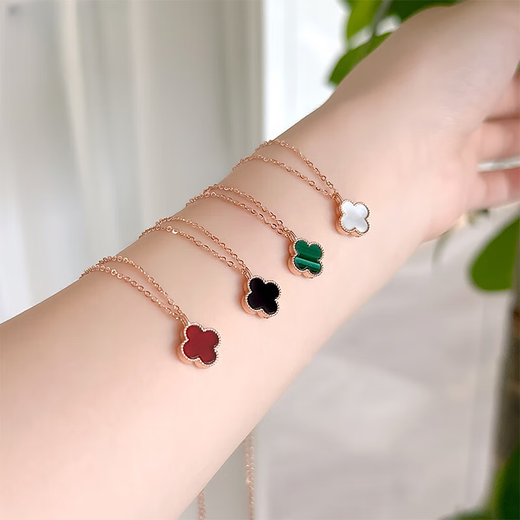 POP 18K gold lucky four-leaf clover versatile women's pendant necklace rose gold red agate double-sided chain 18K gold four-leaf clover necklace (red and black) rose gold (with 0.5-0.6gK gold necklace)