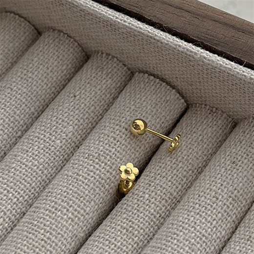 Jun Nianyu Old Phoenix 999 Gold Pure Gold Small Gold Flower Earrings for Women Twist Screws to Rear Ear Holes without Picking Flowers Unique Earrings Mini Small Gold Flower Earrings 2 Pairs Old Phoenix Jin Laofeng