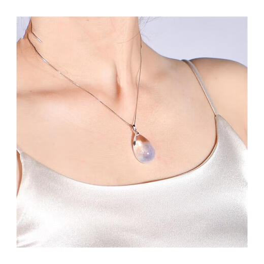Eternal symbol collection-grade luxury crystal Brazilian old mine blue needle ghost crystal pendant necklace as a Valentine's Day gift for your girlfriend. Collection-grade blue needle crystal about 8 grams
