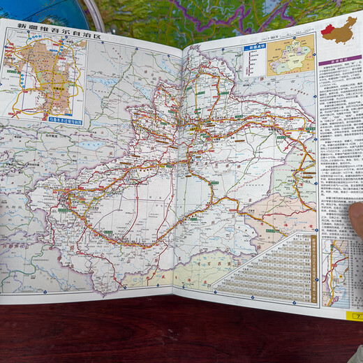 2025, Neuauflage des Atlas der Autobahnkilometer von Xinjiang und den umliegenden Provinzen und Regionen, Nummern der Autobahnen, Autobahnausfahrten, Mautstationen und Wegbeschreibungen, Atlas der Autobahnkilometer der Provinz China, detailliert nach Gemeinden