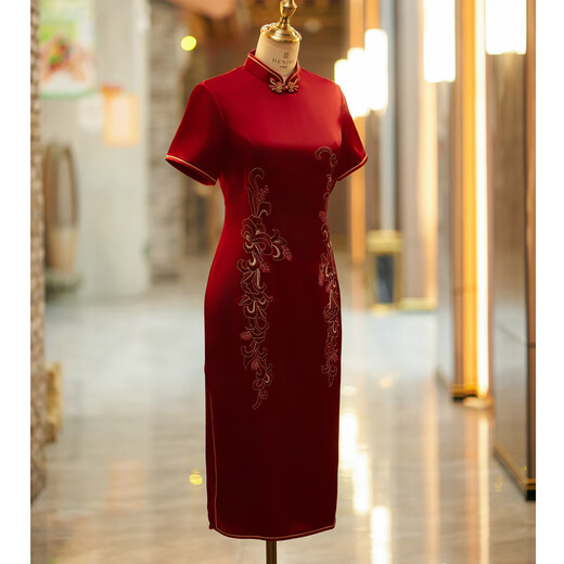 Filial piety, noble youth, 2025 new style happy mother-in-law cheongsam May Day wine red happy mother wedding banquet mother-in-law dress for women red XL