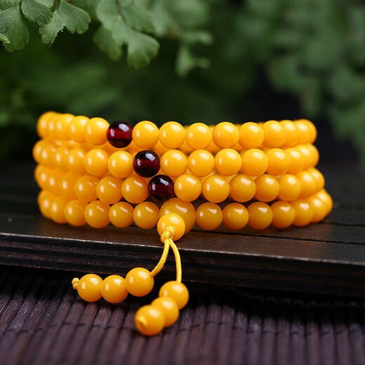 Fat Donglai's same style beeswax bracelet with 108 Buddhist beads, chicken oil yellow old honey, extra large 12mm beeswax with 108 beads per string