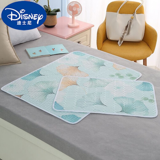 Disney (Disney) Washable urine separator for babies in summer waterproof and breathable baby newborn cool silk mat urine separator large size Mengduo small dinosaur [Class A cool silk] (one pack) 50x70 cm [washable]