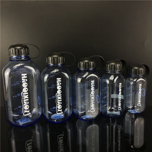 Qinkai Curious Boy Square Space Cup Large Water Bottle Outdoor Portable Water Bottle Sports Water Cup with Scale 1500ml