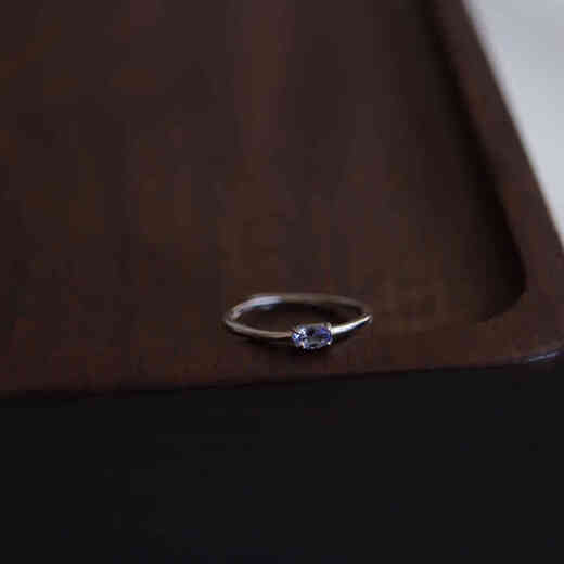 Junpo really loves the ultra-fine gemstone ring. Natural and beautiful blue-purple tanzanite 925 sterling silver gift for women. Minimalist style. The opening is adjustable.