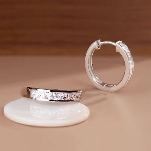 Jin Shi Tong Lao Fenghuang Gold Store 999 pure silver pure silver ear stud earrings moissanite earrings temperament small circle hypoallergenic earrings princess square earrings for you to wear and give you a ring Lao Fengxiang