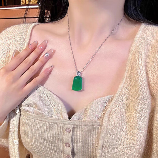LAST KISS new Chinese style chalcedony Wu Shi brand pendant necklace for women 2025 new trendy 925 silver green sweater chain for birthday gift mini Wu Shi brand necklace