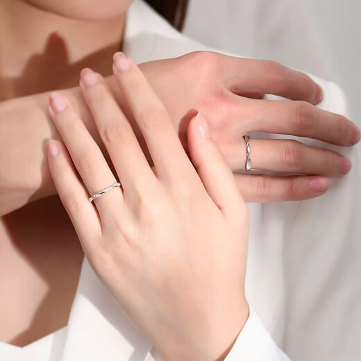 Platinum Couple Ring Proposal Ring Möbius Ring Light Luxury Niche Wedding Anniversary Gift for Wife and Girlfriend Adjustable Ring for a Lifelong Love