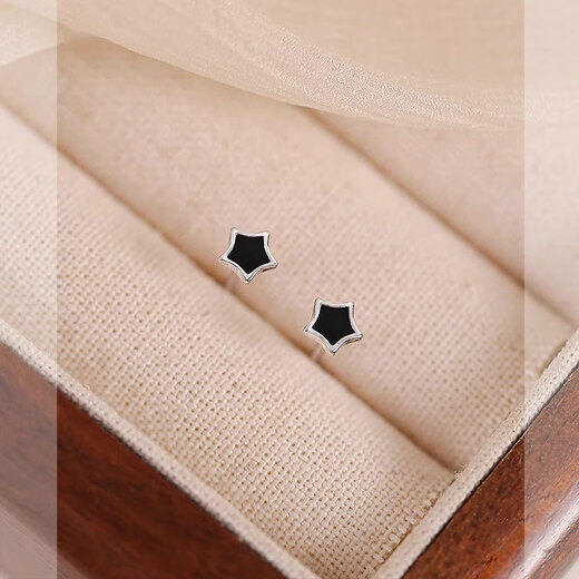 Mansheng S999 sterling silver earrings for women 2025 new popular exquisite star earrings high-end summer ear piercing earrings S999 pure silver star earrings two packs