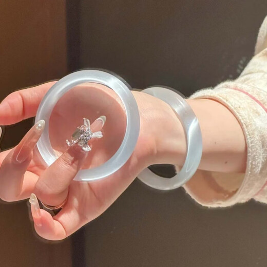 Ouyuan Ice White Moonlight Bracelet Women's High Ice Chalcedony Cat's Eye Effect Quartzite Jade Jade Bracelet Light Blue/Fine/54 Suitable for 80-90Jin Jin is equal to 0.5 kg