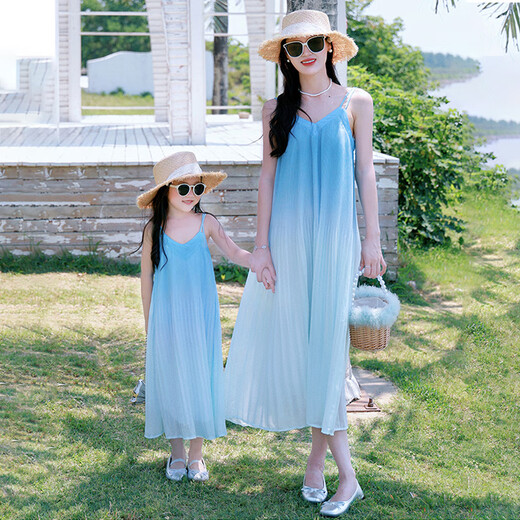 Little Bear Elf (xiaoxiongjingling) mother-daughter parent-child wear summer gradient color suspender dress high-end seaside beach dress sisters fashionable street glacier blue dress 80 mother size S (recommended weight 80-100 Jin Jin equals 0.5 kg)