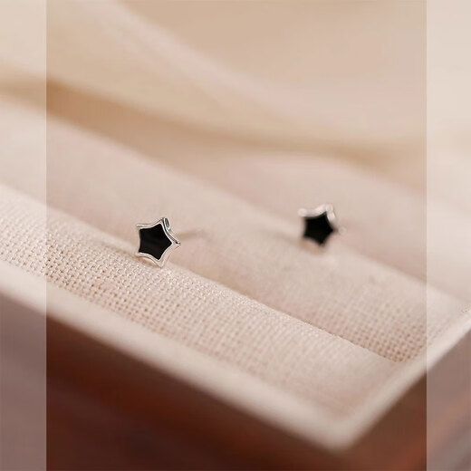 Mansheng S999 sterling silver earrings for women 2025 new popular exquisite star earrings high-end summer ear piercing earrings S999 pure silver star earrings two packs