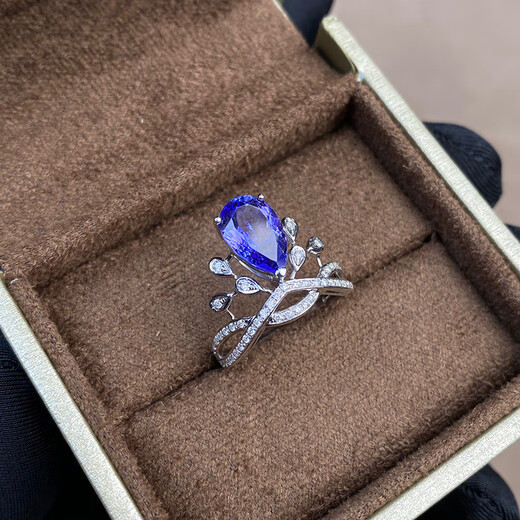 Qianjun natural blue tanzanite women's ring Crown Shangmei gift girlfriend colored gemstone 18K gold jewelry customized 1.5 carat pear-shaped tanzanite