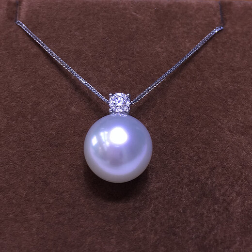 Fat East Lai quality South Sea Australian white pearl pendant Australian white pearl color Princess Diana style seawater flawless 18 set with single diamond Australian white pearl pendant 12mm