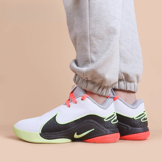 Nike (NIKE) LeBron 22 LBJ James 22 White Practical Basketball Shoes FZ1098-100 Monopoly<> 40