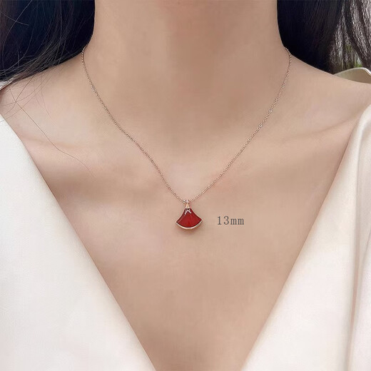 Man Fuxiang 18K gold mini skirt pendant au750 color gold rose gold gold necklace clavicle chain birthday gift for girlfriend 18K gold rose gold (single pendant) 16mm white mother-of-pearl