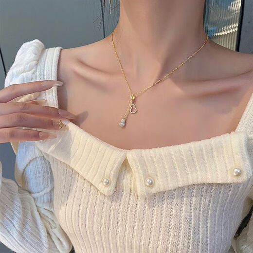 Titanium steel temperament gourd pendant necklace for women, light luxury niche design, exquisite clavicle chain, high-end fashion sweater chain, micro-embedded gourd pendant necklace