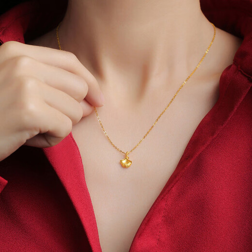 He Jiagong Old Phoenix 24K gold pendant 999 pure gold temperament leaf necklace women's niche clavicle chain 0.01g same style pendant + o-shaped chain