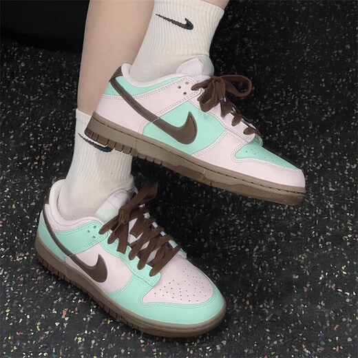 耐克女鞋 Nike Dunk Low (GS)女子黑白熊猫低帮耐磨运动板鞋 IH0821-679 粉绿棕 36.5