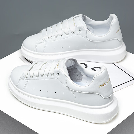 
McQueen 2025 summer new white shoes for women with height-enhancing and versatile breathable thick-soled casual white board shoes for men 9710 white and black hollow mesh 37