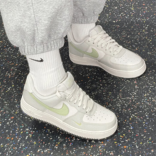 耐克（NIKE）休闲鞋女鞋2025夏季新款运动鞋AF1空军一号低帮板鞋IB3881-001 IB3881-001幻影灰白/浅军绿 36.5