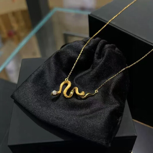 Quamers925 STERLING SILLE Gold Spirit Collar de serpiente Luz de nicho de lujo Collarbone Cadena Collar de cadena Collar Femenina Femenina No hire el cabello 925 Plata