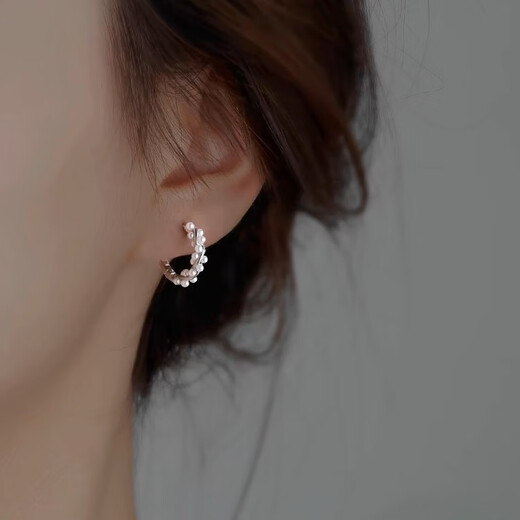 Lao Fengxiang 925 silver pearl earrings for women sterling silver 2025 new high-end earrings birthday and Valentine's Day gift for girlfriend L-E165 vine pearl earrings* brand gift box