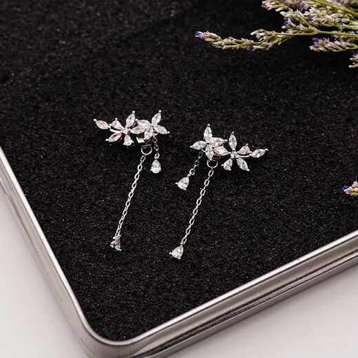 Pupan Lao Phoenix 9999 sterling silver pearl earrings women's long Korean version personality simple earrings temperament Internet celebrity earrings four-leaf ear line Lao Fengxiang's same style