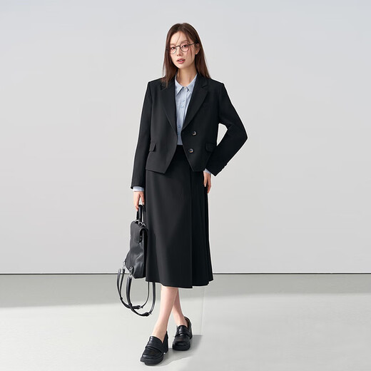 Lady Bird interview blazer women's professional formal attire teacher commuting light workplace small man wear suit