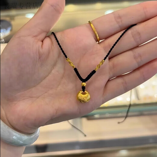 He Jiagong Old Phoenix Little Fat Fortune Lock Necklace Women's Light Luxury Niche Gold Tuotuo Black Braided Rope Pendant Gold Same Style