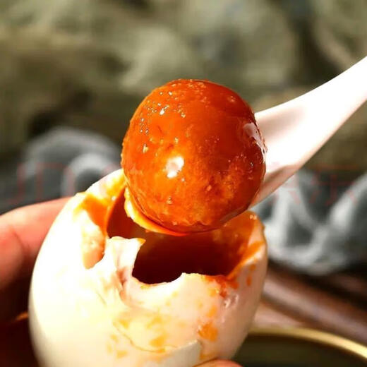 Salted duck eggs 40-60g plump red heart oily cooked duck eggs fresh supermarket whole box fresh ready-to-eat breakfast 40g salted duck eggs 6 pieces Salted duck eggs 40-60g plump red heart oily cooked duck eggs fresh supermarket whole box fresh ready-to-eat breakfast 40g salted duck eggs 6 pieces