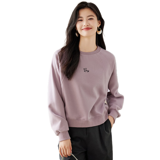 She enjoys round neck sweatshirt women's spring and autumn raglan sleeve short top with letter love embroidery age-reducing pullover T143W1005