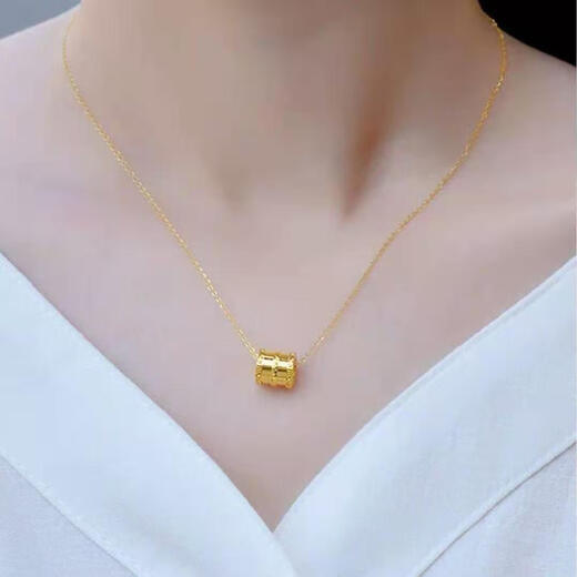 Qiansheng Yuan Lao Phoenix 999 fashionable Vietnamese sand gold necklace golden love small waist pendant that will not fade for a long time as a gift to my girlfriend's mother small love pendant + zygote chain Lao Fengxiang quality