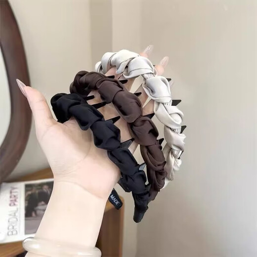 French satin wrapped toothed hair hoop for women 2025 new high skull anti-slip headband high-end temperament hair accessory black satin