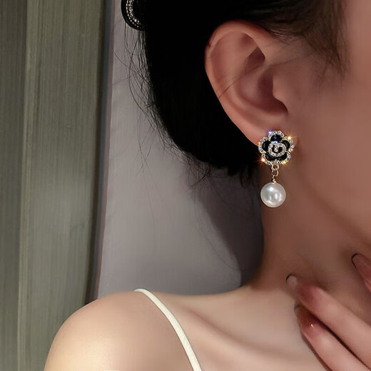 Camellia Earrings Retro Black Flower Pearl Earrings 2025 Niche Simple Cold Style Earrings Women Black 1 Pair