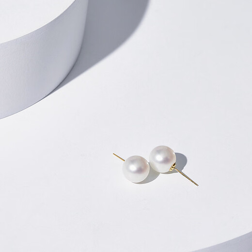 Tahitian 18K gold freshwater pearl earrings 9-10mm bright white pearl earrings as a birthday gift for your girlfriend