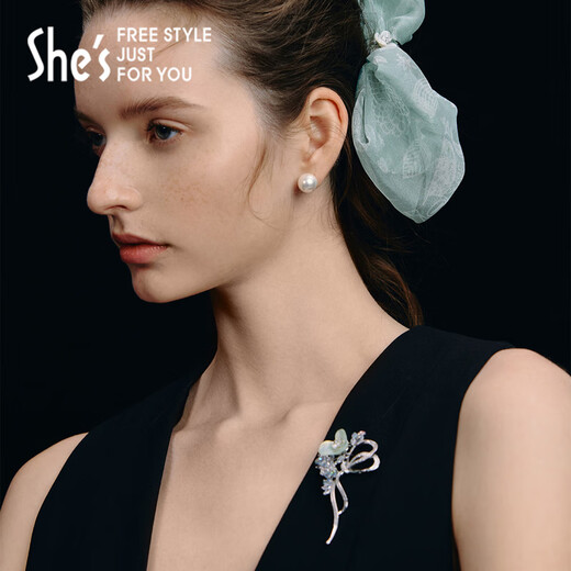 She s Akiko Barbie Rose Flower Bow Brooch High-End Exquisite Fashion Pin Corsage Jacket Birthday Gift for Women Mint Green C0
