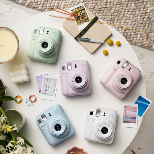 Fuji (FUJIFILM) instax mini12 instant imaging camera, instant imaging camera, instant imaging camera, Mini12 mint green ins set = camera + 10 photo paper + shell + book (hot sale)