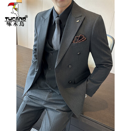 Woodpecker (TUCANO) brown double-breasted suit men's suit British slim men's large size suit three-piece wedding groom's dress trendy black (suit + trousers) XL 52 (125-135Jin Jin equals 0.5 kg)
