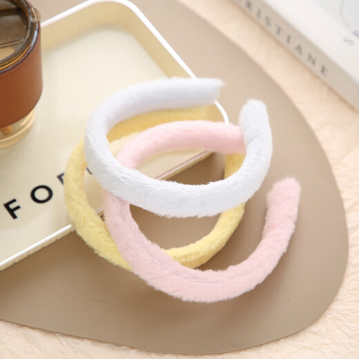 Simple and cute plush headband for women in autumn and winter, face wash and makeup, Internet celebrity hair press headband, high skull hair bundle, hairpin headdress, white 1 piece