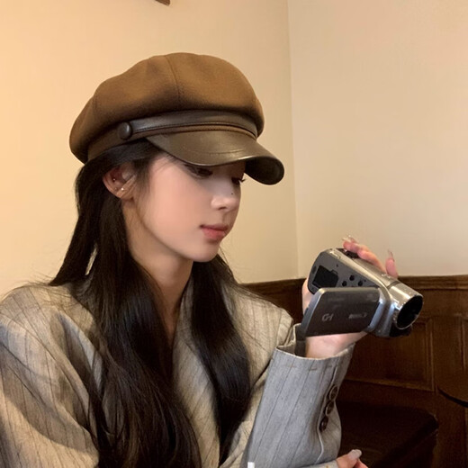 Duokeyu beret hat women's octagonal hat newsboy hat fashionable style big head circumference 2025 new autumn and winter high-looking woolen leather retro beret black