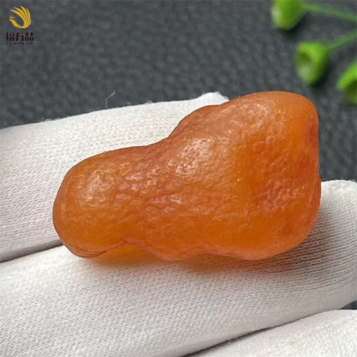 FU WAN ZHE beeswax rough stone pendant, natural Baltic kelp leather amber sea-flooded seed material pendant 7.44g