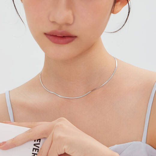 Lukfook Jewelry Cheng Yi same style platinum necklace snake bone chain platinum 950 plain chain clavicle chain price about 6.58 grams