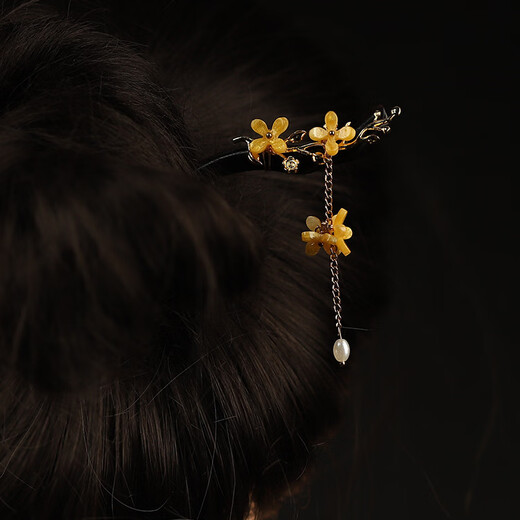 New antique ebony hairpin with hand-carved flowers, retro style and elegant Valentine's Day gift, red sandalwood and osmanthus hairpin