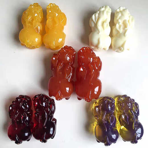 DL 1998 Fat Donglai same style amber handle piece beeswax Pixiu old wax pendant ornament blood amber necklace blue amber pendant jewelry blood amber Pixiu (left) + handle rope