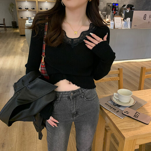 Yu Zhaolin (YUZHAOLIN) lace knitted bottoming shirt for women autumn and winter new warm top with fungus edge v-neck sweater white one size