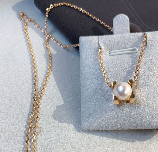 Yadige 6mm Bull Head Natural Pearl Necklace V Gold 18K Female 2025 New Bull Horn Pearl Pendant Clavicle Chain Temperament Champagne Gold