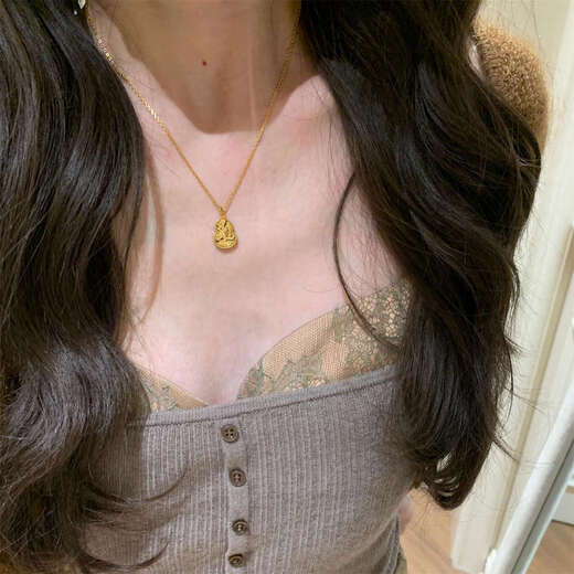 Only pair of retro new Chinese style gold crushed ice gourd necklace for women with good looks and temperament, versatile clavicle chain accessories pendant, crushed ice gourd necklace