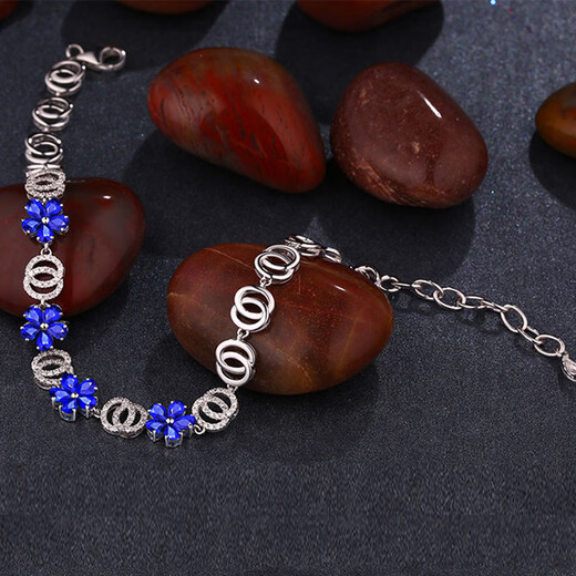 Banach Sri Lankan colored gemstones as a Valentine’s Day birthday gift for girlfriend and wife, sapphire bracelet